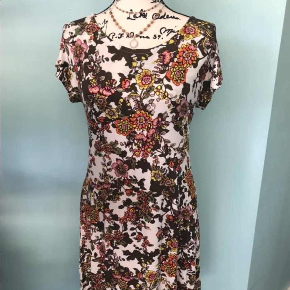 Ivory Short Sleeve floral dress